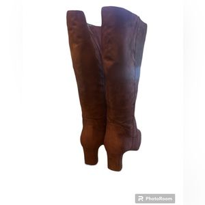 Silhouettes, purple suede heel boots